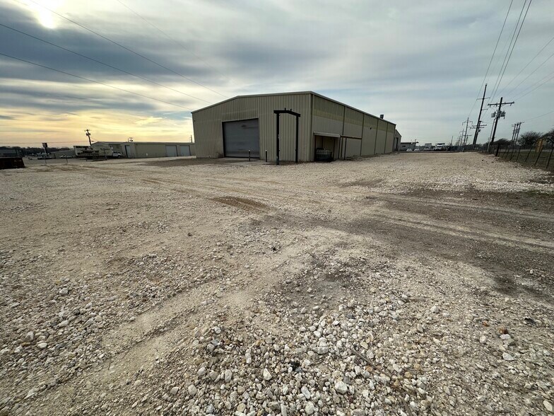 More Photos Of 7626 N General Bruce Dr, Temple Unknown For Lease