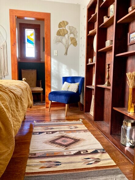 More Photos Of 215 N Comanche St, San Marcos Storefront Retail Office For Sale