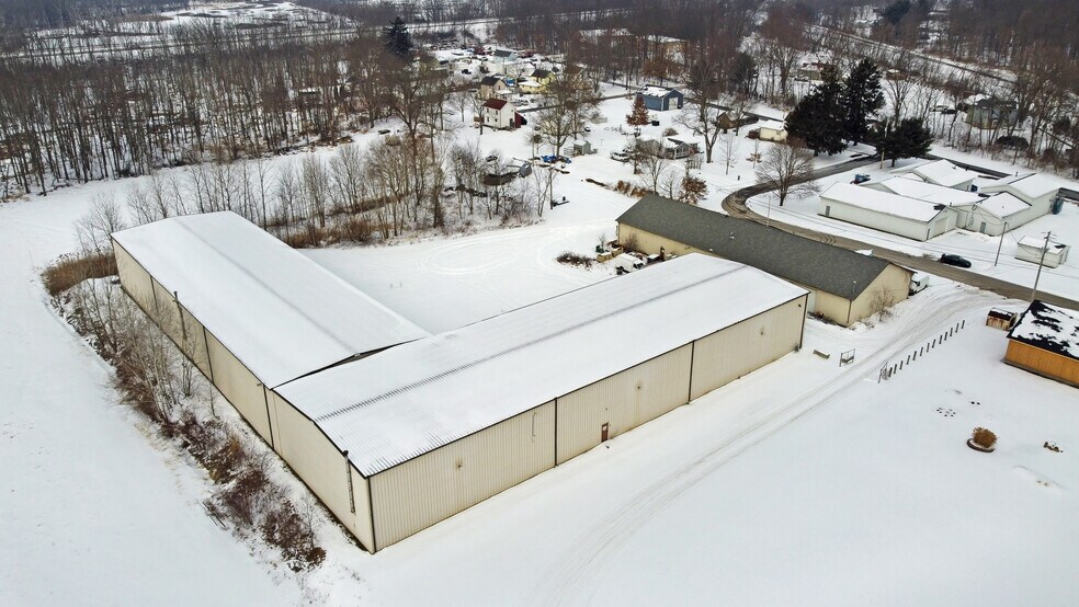 More Photos Of 3000 S 1st St, Clinton Manufacturing For Sale