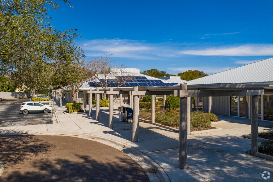 More Photos Of 2901 W Busch Blvd, Tampa Office For Lease