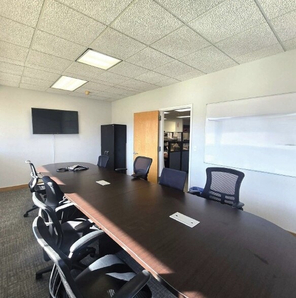 More Photos Of 1014 Federal Rd, Brookfield Movie Radio TVStudio For Sale