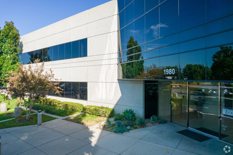More Photos Of 1980 Orange Tree Ln, Redlands Office For Lease