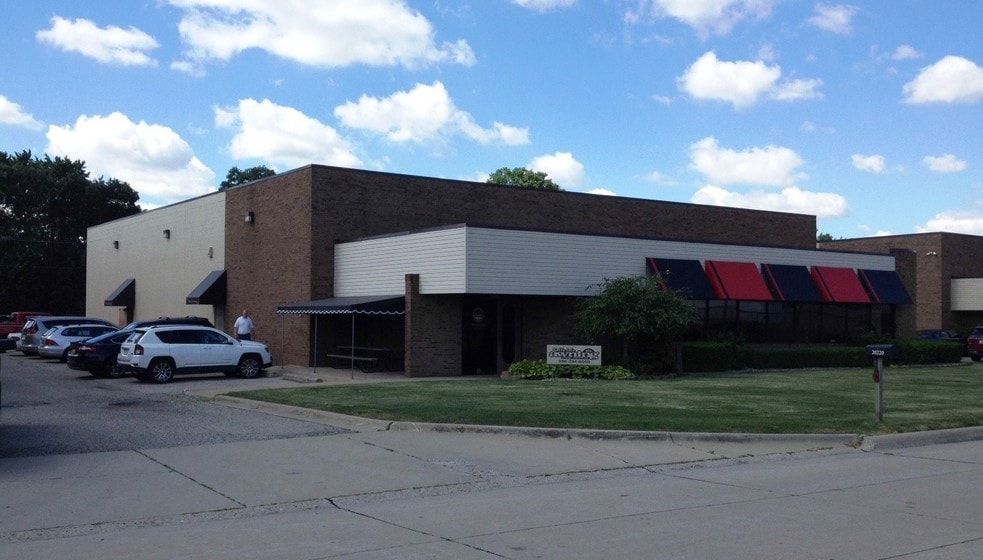 Primary Photo Of 20220 Cornillie Dr, Roseville Warehouse For Lease