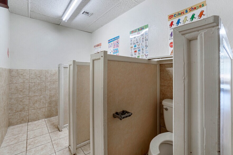 More Photos Of 4460 SW Lee Blvd, Lawton Daycare Center For Lease