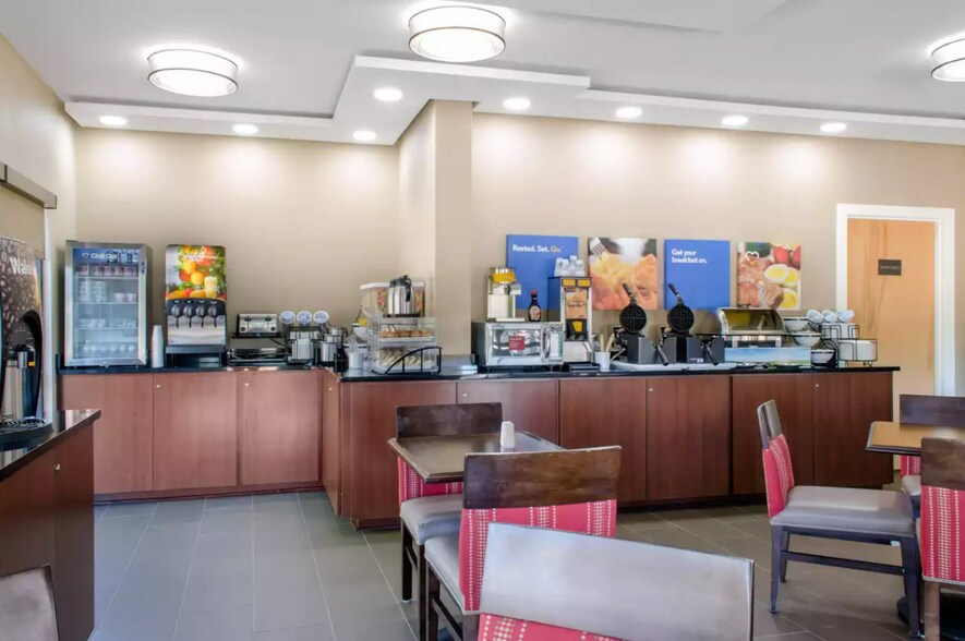 More Photos Of 30 Louis Prima Dr, Covington Hotel For Sale