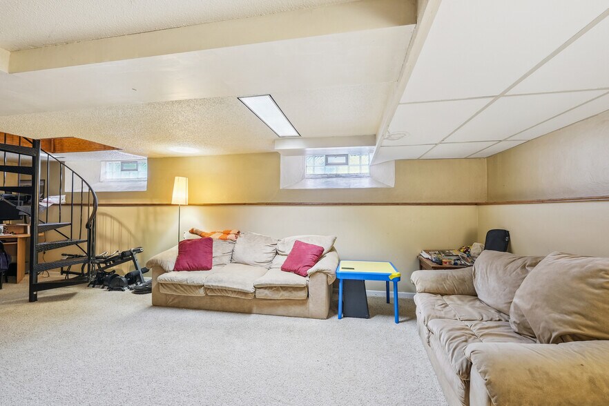 More Photos Of 1271 7th St W, Saint Paul Apartments For Sale