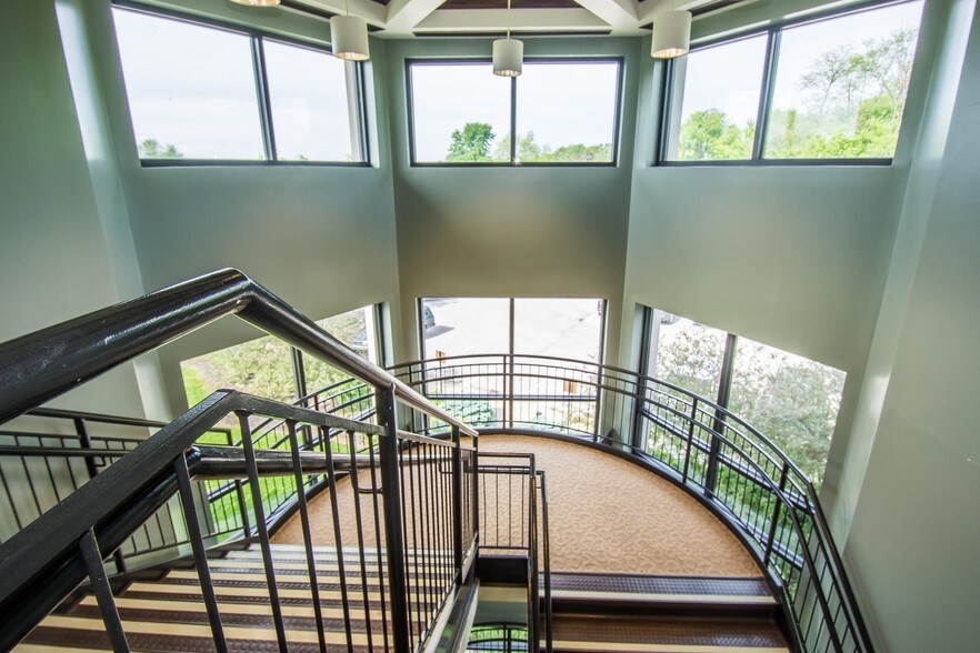 More Photos Of 1600 W Bloomfield Rd, Bloomington Medical For Lease
