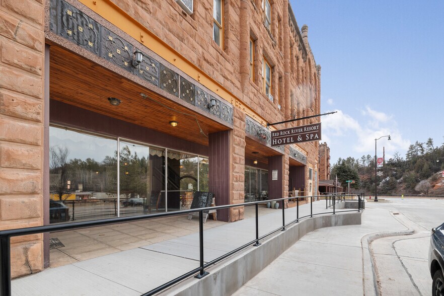 More Photos Of 603 N River St, Hot Springs Hotel For Sale