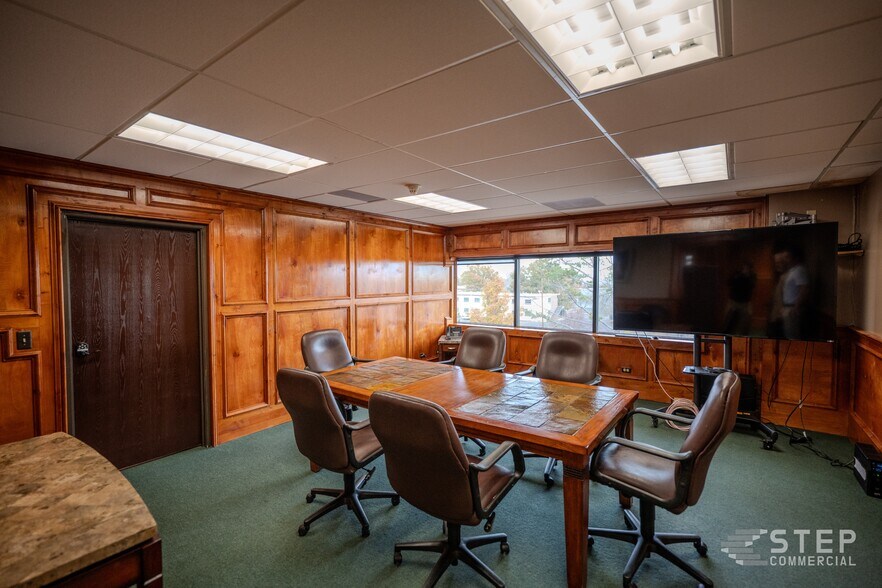 More Photos Of 605 Parfet St, Lakewood Medical For Sale