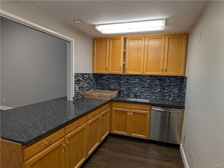 More Photos Of 635 W Main St, Merced Office For Sale