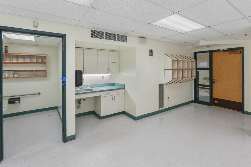 More Photos Of 651 Norwich Rd, Plainfield Schools For Sale