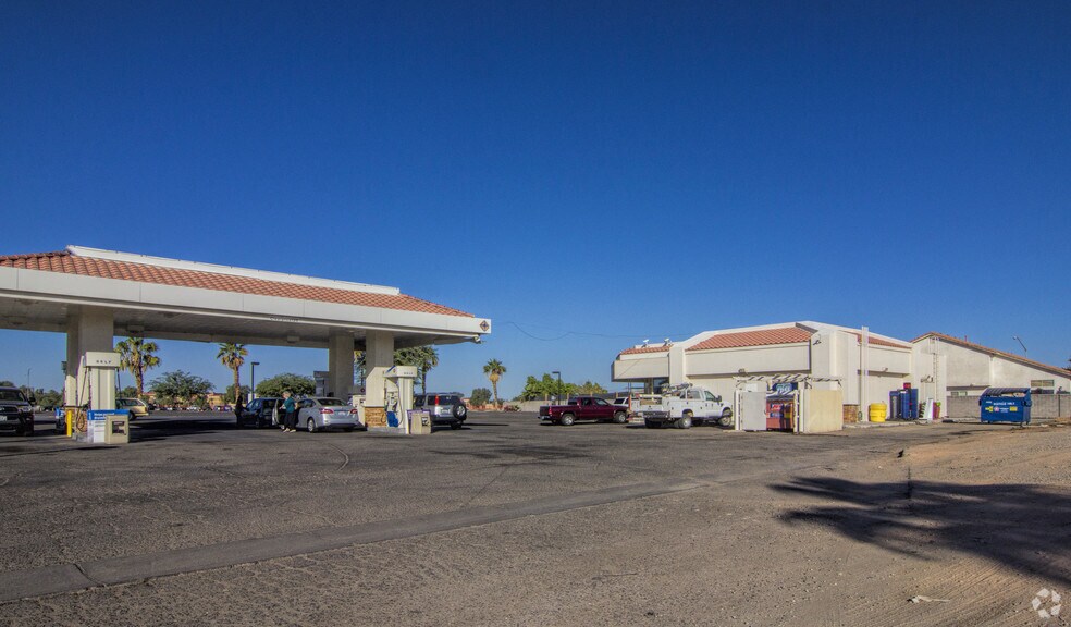 More Photos Of 205 E 15th St, Imperial Convenience Store For Sale