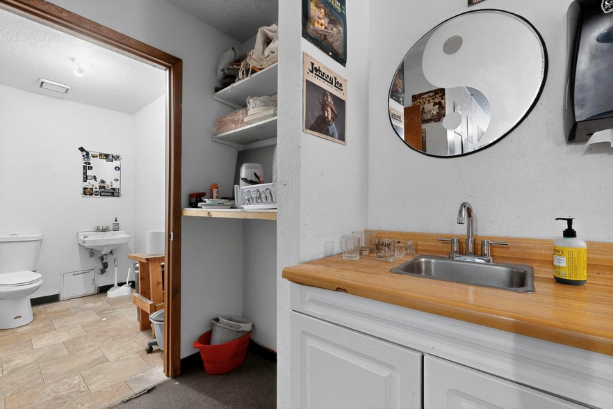 More Photos Of 7901 Ranchitos Loop NE, Albuquerque Service For Sale