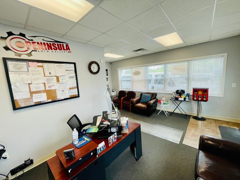 More Photos Of 1425 W Pembroke Ave, Hampton Auto Dealership For Sale