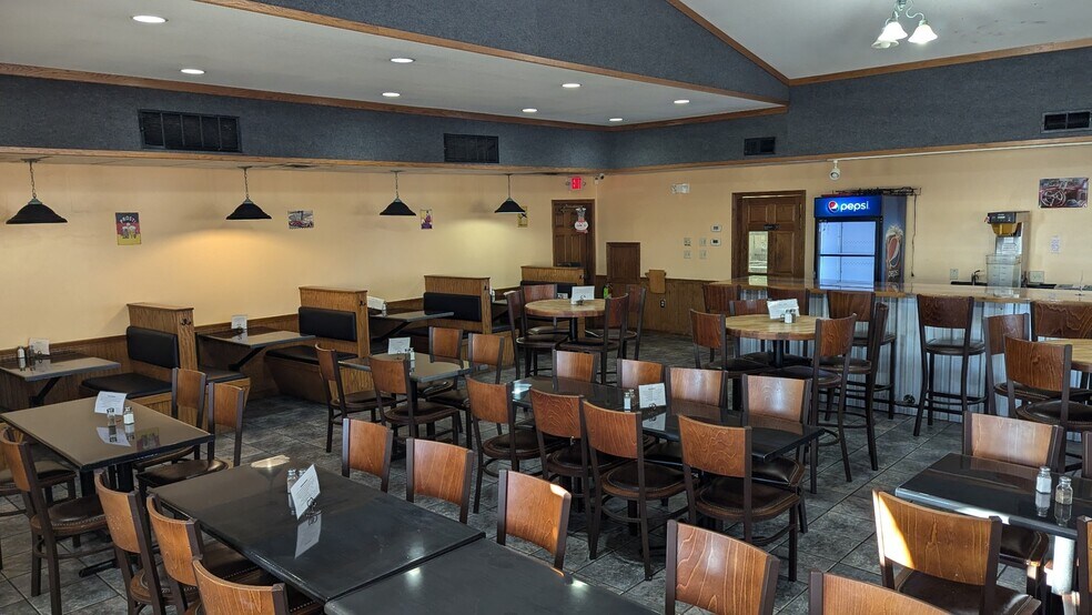 More Photos Of 819 E Main St, Crestline General Retail For Sale