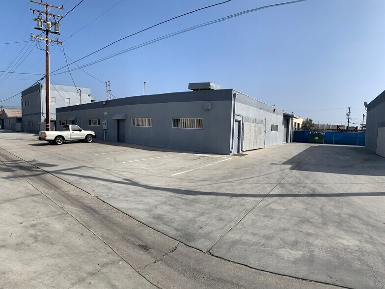 Primary Photo Of 1018 E Chestnut Ave, Santa Ana Warehouse For Lease