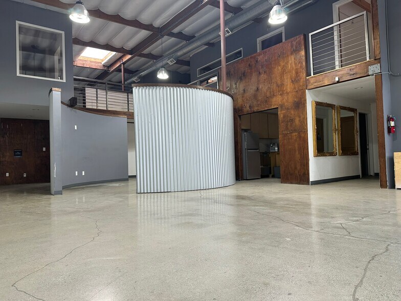 More Photos Of 811 W Gardena Blvd, Gardena Loft Creative Space For Lease