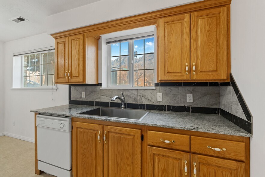 More Photos Of 984 E 900 S, Provo Apartments For Sale