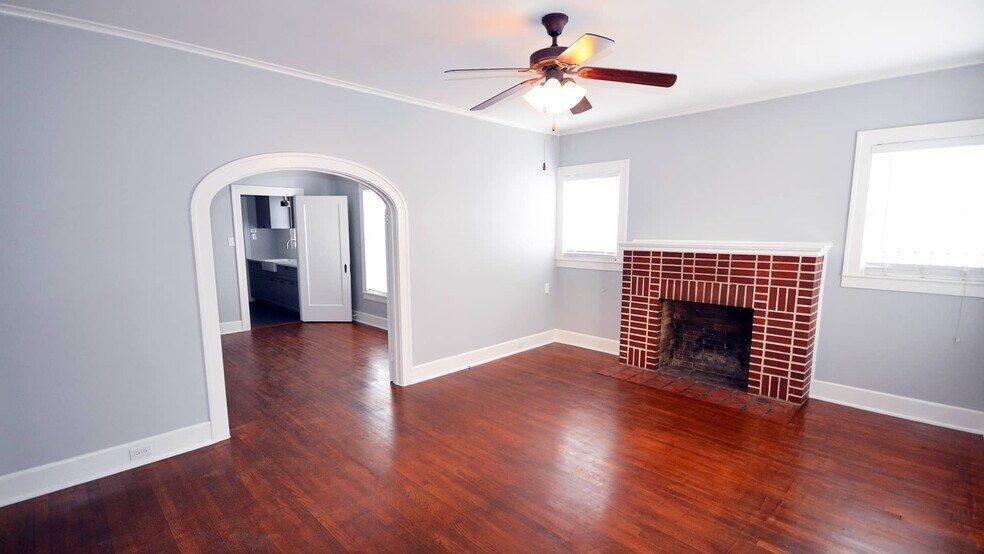 More Photos Of 2216 College Ave, Austin Office For Lease