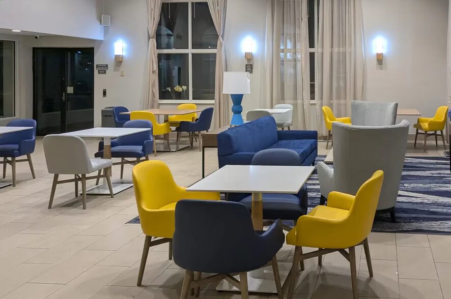 More Photos Of 11160 Dowlin Dr, Sharonville Hotel For Sale