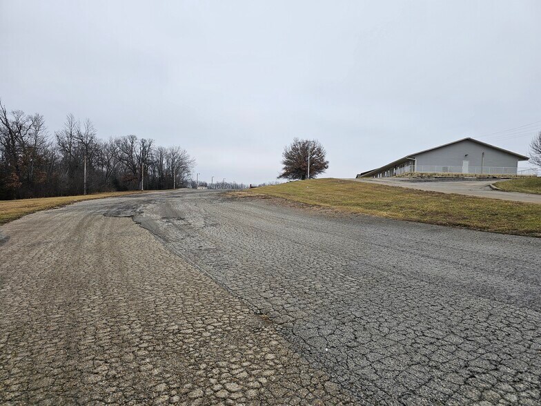 More Photos Of 1920 Bob Griffin Rd, Cameron Hotel For Sale