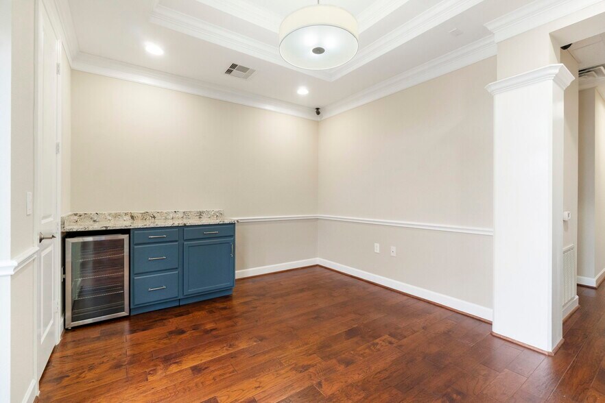 More Photos Of 2219 Sawdust Rd, The Woodlands Medical For Sale
