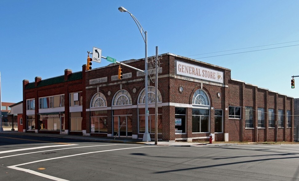 More Photos Of 736 S Main St, Burlington Freestanding For Sale