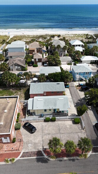 More Photos Of 118 Hall Pl, Neptune Beach Flex For Sale