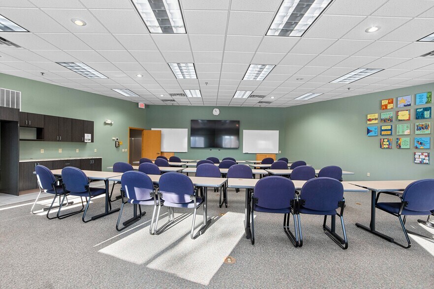 More Photos Of 2980 Walker Dr, Green Bay Office For Sale