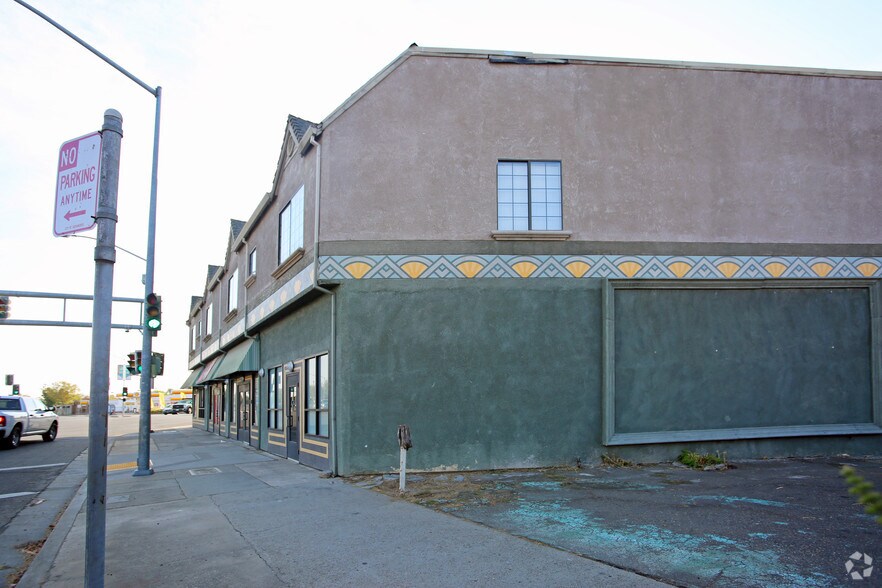 More Photos Of 2322-2326 Del Paso Blvd, Sacramento Storefront Retail Residential For Sale
