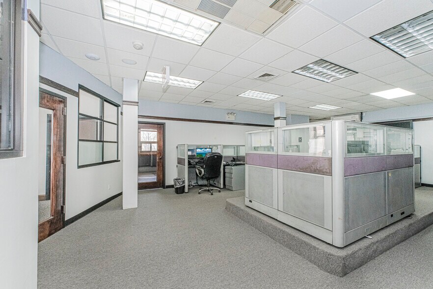 More Photos Of 1751 Bath Ave, Brooklyn General Retail For Lease