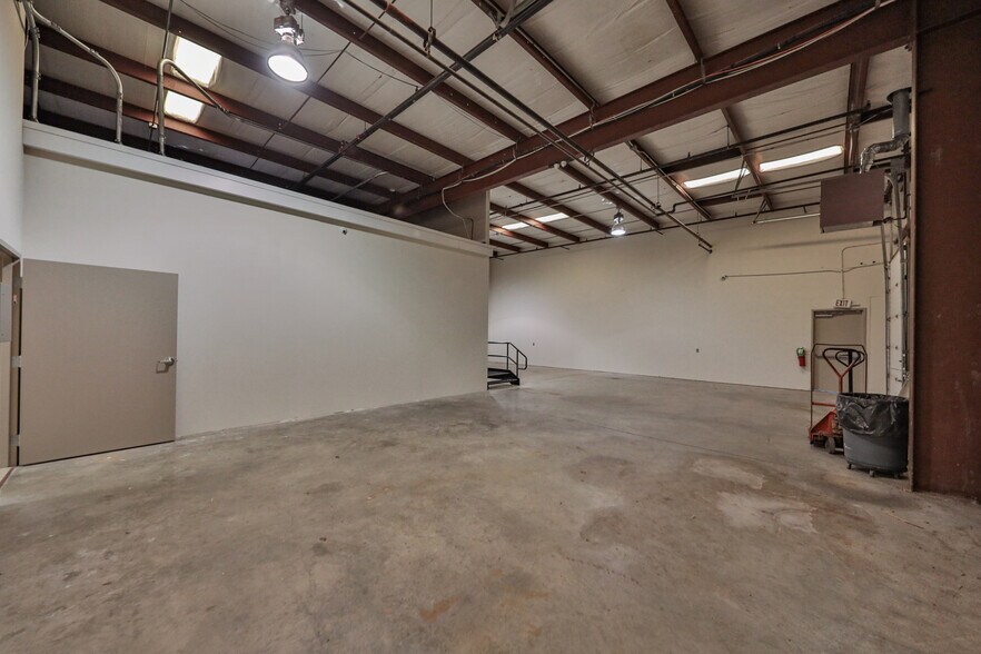 More Photos Of 2299 Brodhead Rd, Bethlehem Office For Sale