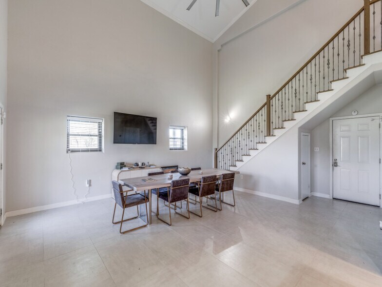 More Photos Of 10711 Hidden Lake Ln, Richmond Distribution For Sale