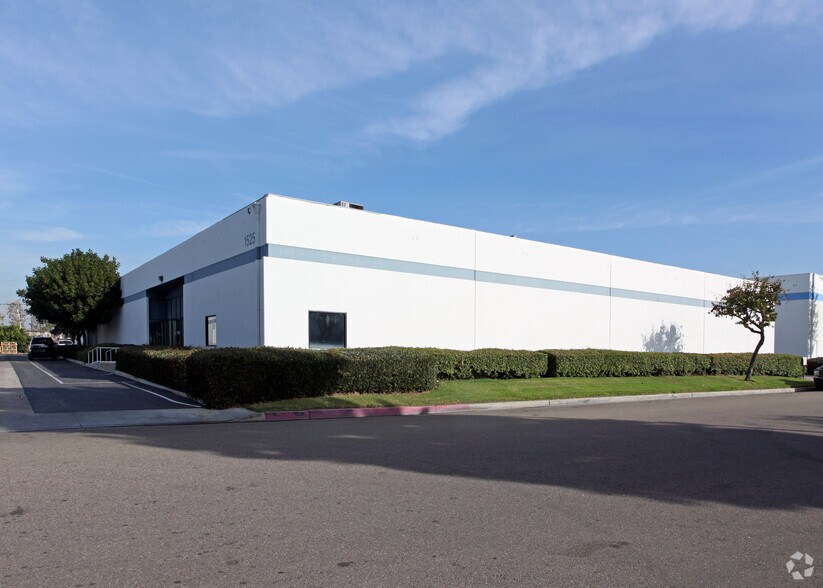 More Photos Of 1525 W Orange Grove Ave, Orange Warehouse For Lease