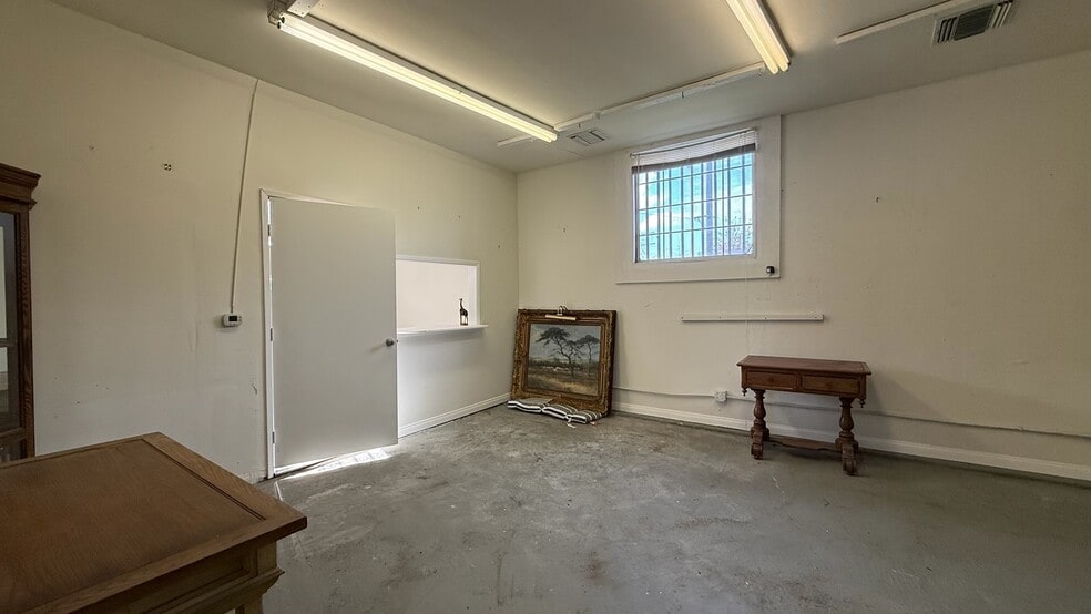 More Photos Of 4625 Exposition Blvd, Los Angeles Storefront For Lease