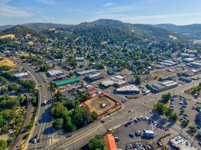 More Photos Of 328 NE Winchester St, Roseburg Land For Sale