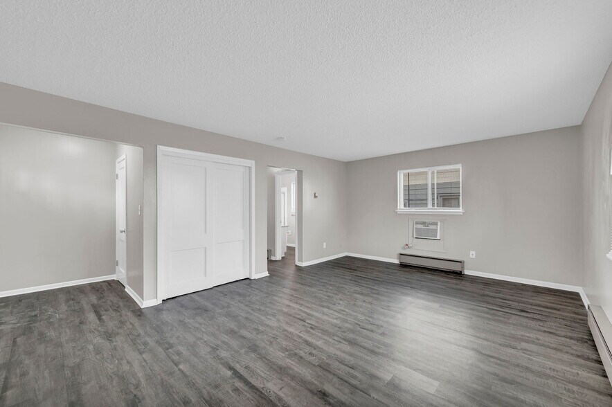 More Photos Of 8420-8438 Robinson St, Overland Park Apartments For Sale