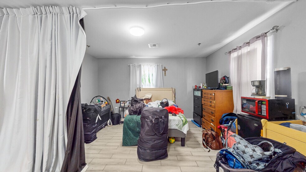 More Photos Of 433 Elizabeth Ave, Elizabeth Storefront Retail Residential For Sale