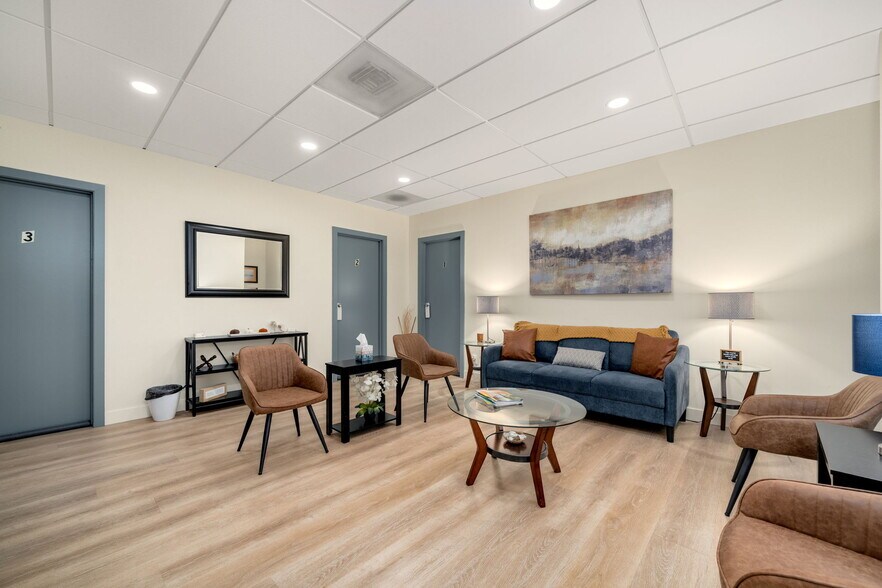 More Photos Of 201 W 4th St, Claremont Office For Lease