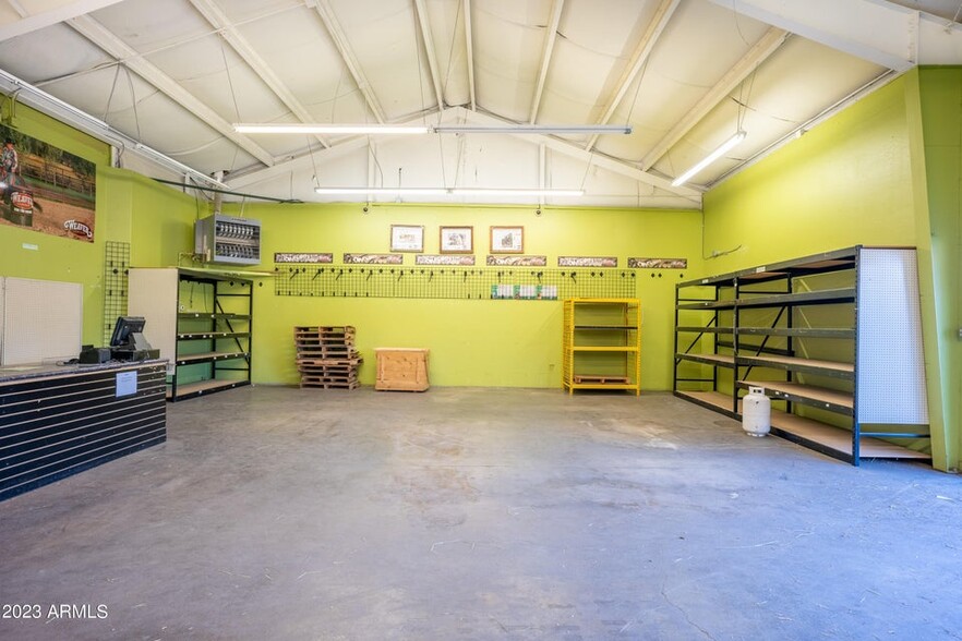 More Photos Of 101 W Aero Dr, Payson General Retail For Lease