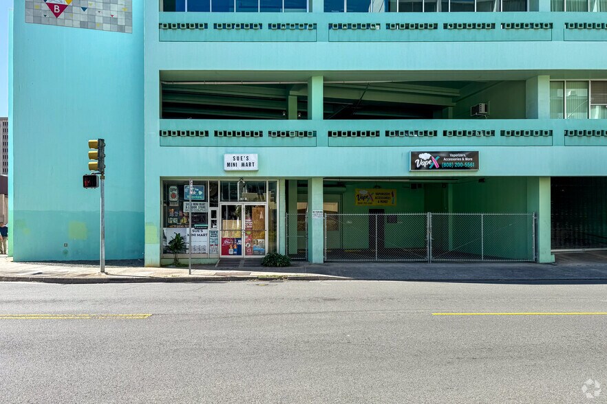 More Photos Of 826 Kaheka St, Honolulu Office For Lease