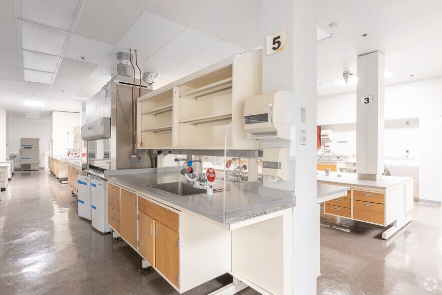 More Photos Of 311 Pennington Rocky Hill Rd, Pennington Research And Development For Lease