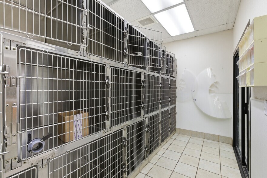 More Photos Of 1695 S State Highway 121, Lewisville Veterinarian Kennel For Sale