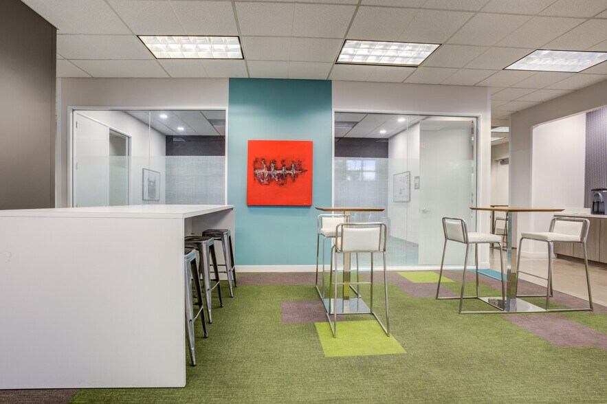 More Photos Of 3101-3111 N Central Ave, Phoenix Office For Lease