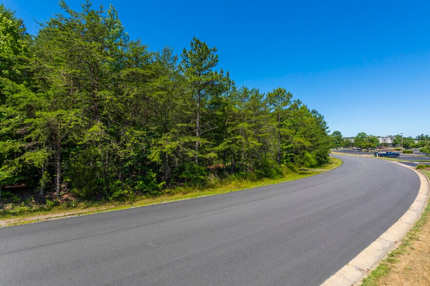 More Photos Of 16542 Commerce Dr, Dahlgren Office For Lease