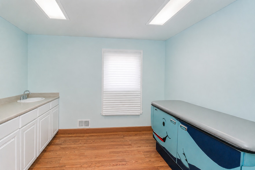 More Photos Of 3767 Richmond Ave, Staten Island Medical For Sale