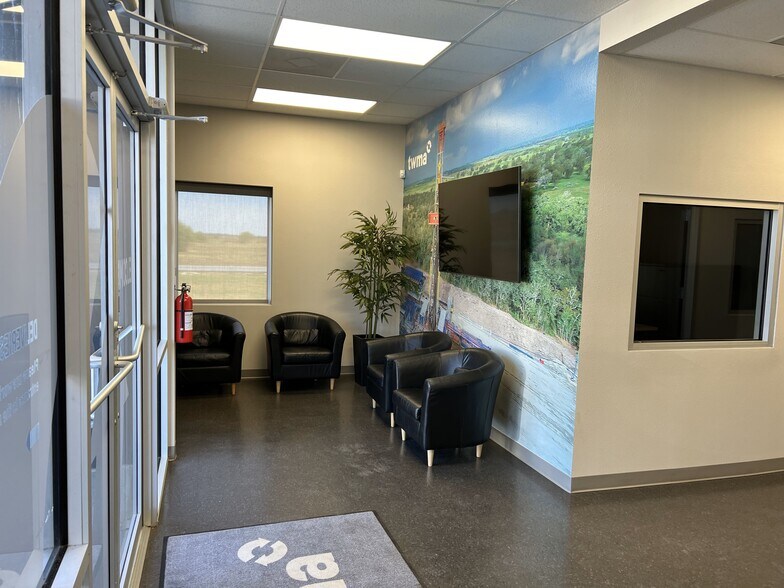 More Photos Of 1267 Cardiff Rd, Brookshire Warehouse For Lease