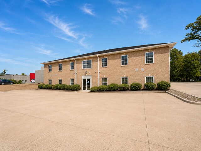 More Photos Of 18400 Pearl Rd, Strongsville Office For Lease
