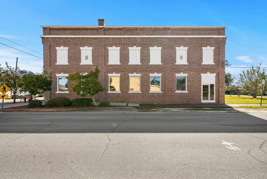 More Photos Of 900 Florida Ave, Lynn Haven Office For Sale