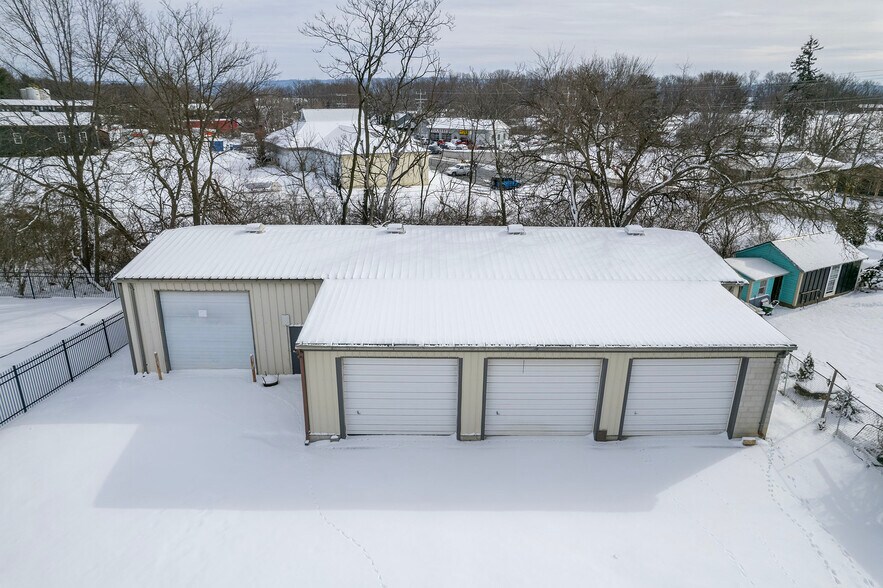More Photos Of 12 A Cattlemans Ln, Berryville Warehouse For Lease